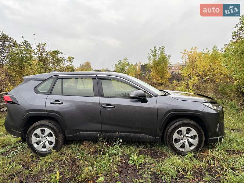 Позашляховик / Кросовер Toyota RAV4 2020 в Прилуках