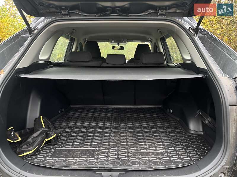 Позашляховик / Кросовер Toyota RAV4 2020 в Прилуках