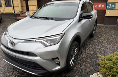 Внедорожник / Кроссовер Toyota RAV4 2017 в 