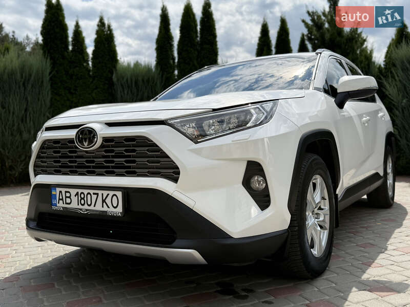 Позашляховик / Кросовер Toyota RAV4 2020 в Тульчині