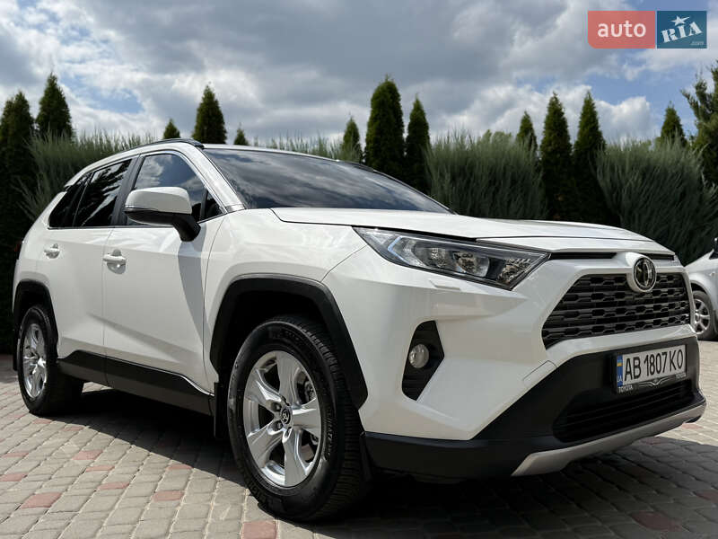 Позашляховик / Кросовер Toyota RAV4 2020 в Тульчині