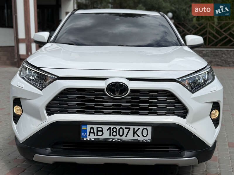 Позашляховик / Кросовер Toyota RAV4 2020 в Тульчині