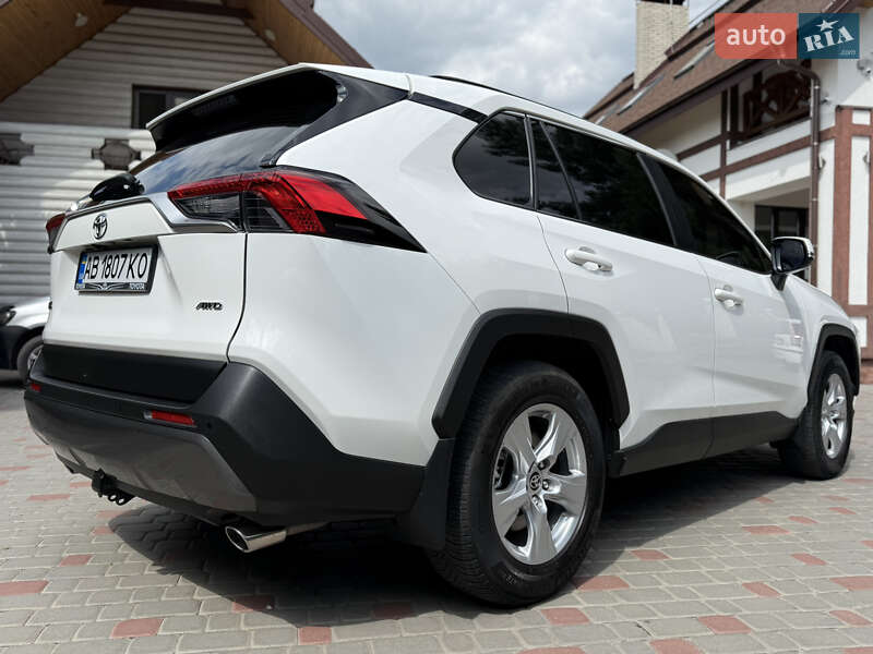 Позашляховик / Кросовер Toyota RAV4 2020 в Тульчині