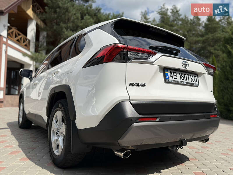 Позашляховик / Кросовер Toyota RAV4 2020 в Тульчині