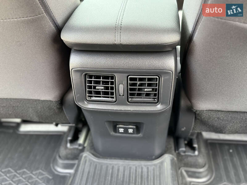 Позашляховик / Кросовер Toyota RAV4 2020 в Тульчині