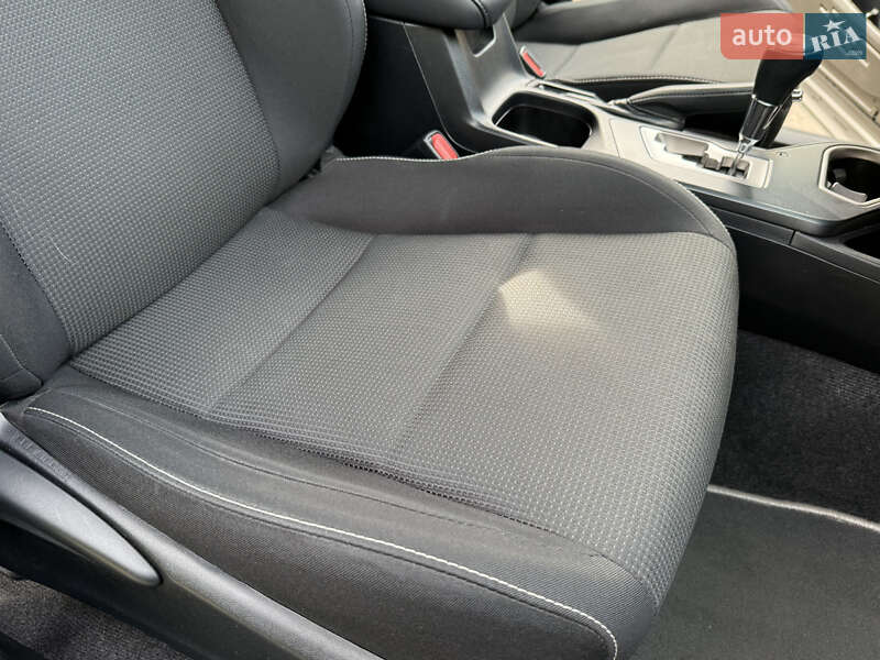 Внедорожник / Кроссовер Toyota RAV4 2017 в Ровно
