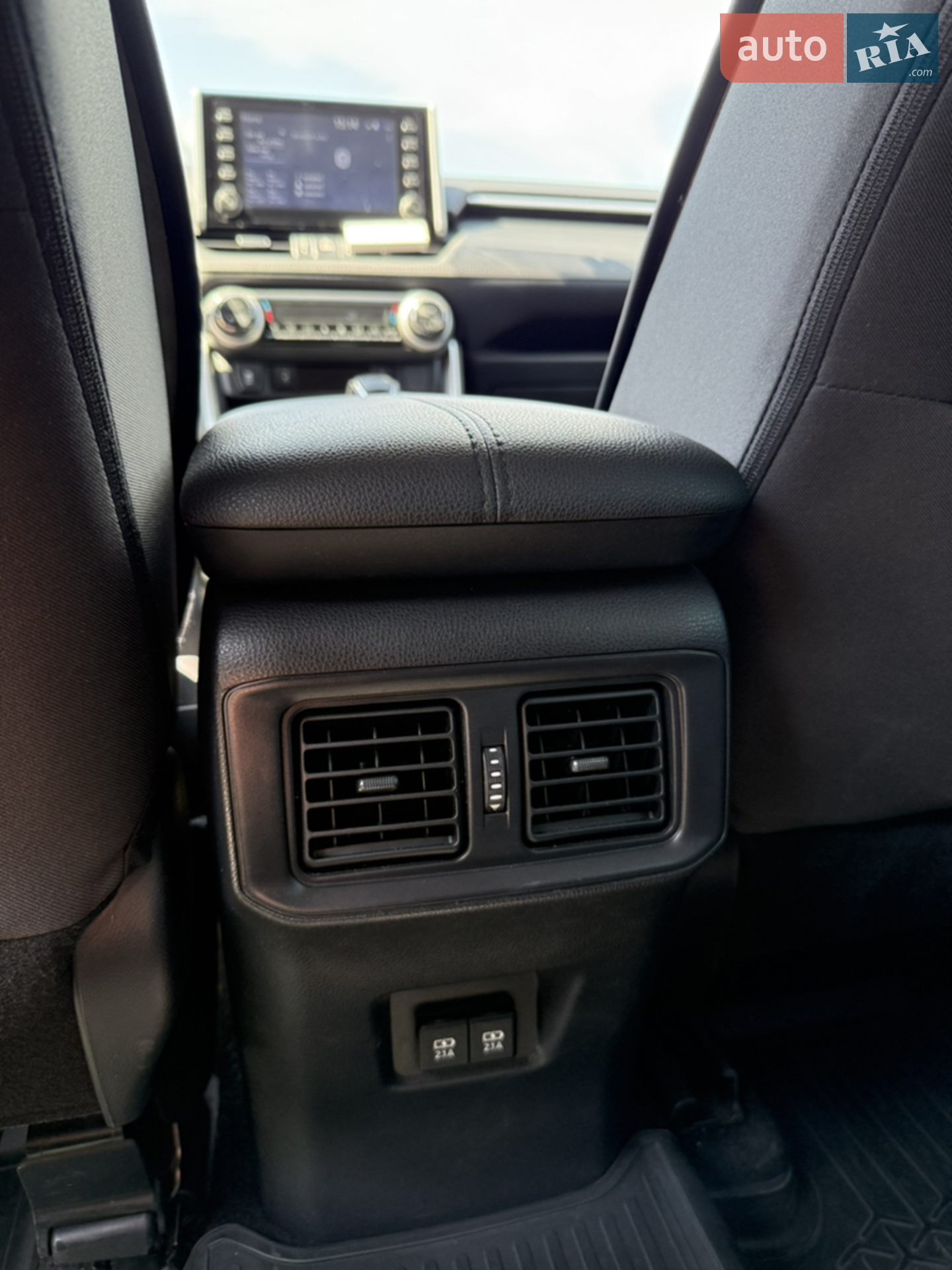 2019 Toyota RAV 4 - мініатюра 28
