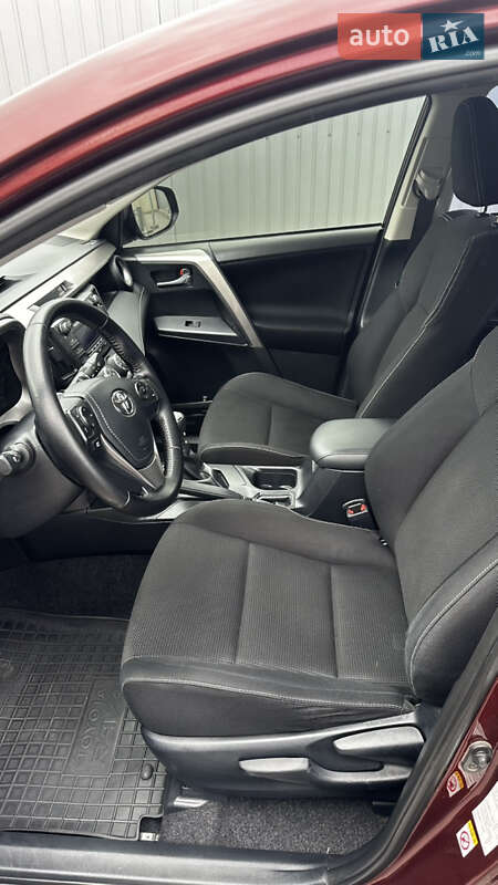 Внедорожник / Кроссовер Toyota RAV4 2016 в Запорожье