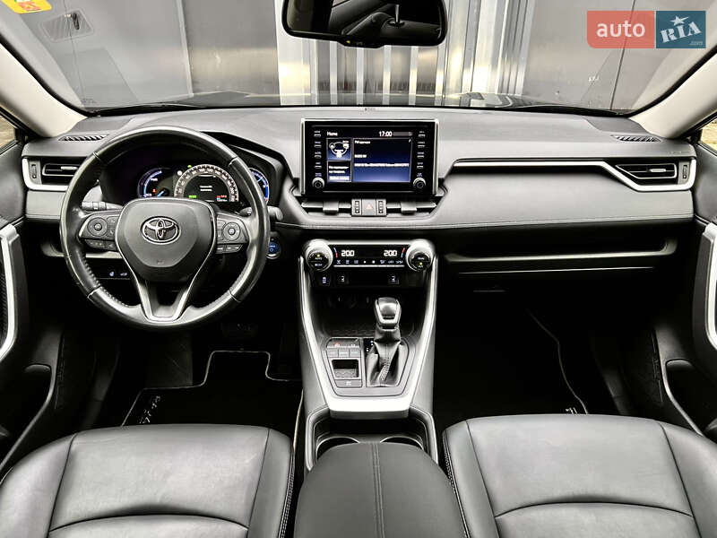 Внедорожник / Кроссовер Toyota RAV4 2020 в Киеве