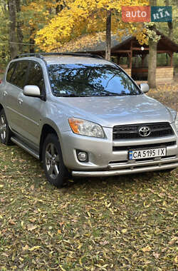 Внедорожник / Кроссовер Toyota RAV4 2011 в 