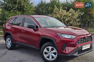 Внедорожник / Кроссовер Toyota RAV4 2021 в 