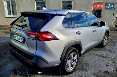 Внедорожник / Кроссовер Toyota RAV4 2022 в 