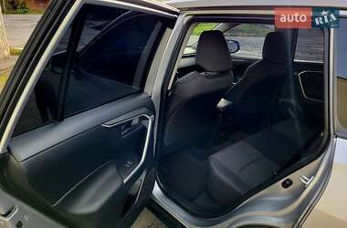 Внедорожник / Кроссовер Toyota RAV4 2022 в 