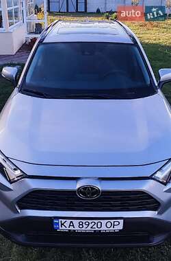 Внедорожник / Кроссовер Toyota RAV4 2022 в Киеве