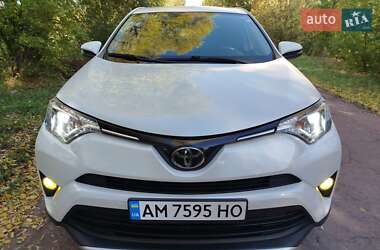 Позашляховик / Кросовер Toyota RAV4 2016 в Житомирі