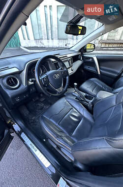 Внедорожник / Кроссовер Toyota RAV4 2014 в 