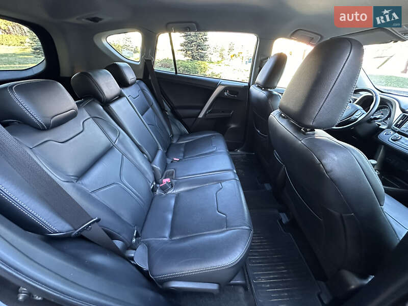 Внедорожник / Кроссовер Toyota RAV4 2014 в Днепре