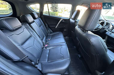 Внедорожник / Кроссовер Toyota RAV4 2014 в 