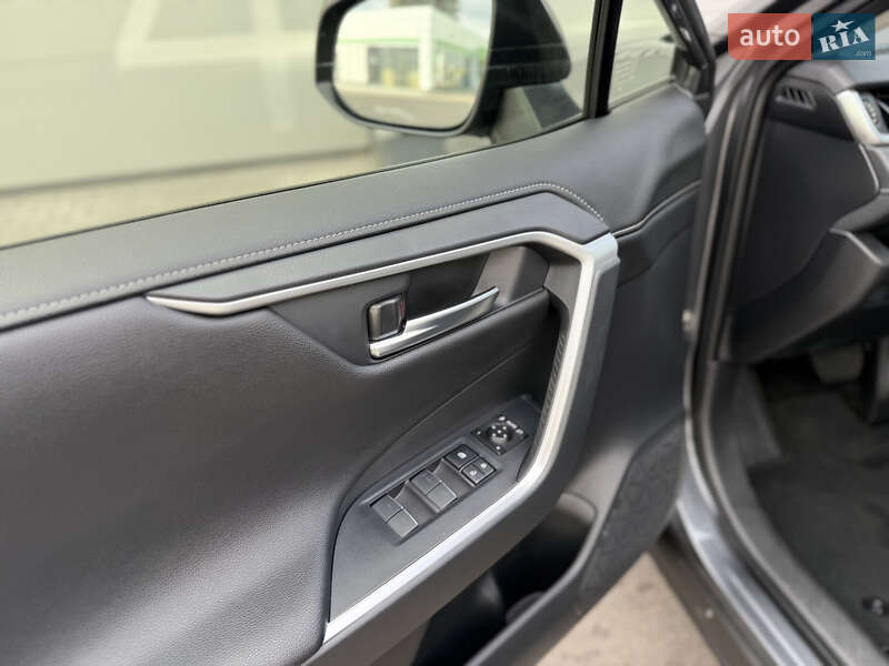 Внедорожник / Кроссовер Toyota RAV4 2022 в Киеве