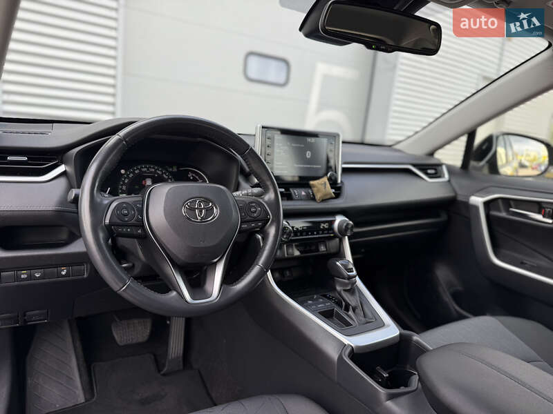 Внедорожник / Кроссовер Toyota RAV4 2022 в Киеве