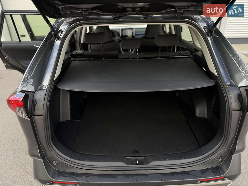 Внедорожник / Кроссовер Toyota RAV4 2022 в Киеве