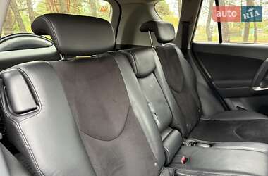 Внедорожник / Кроссовер Toyota RAV4 2012 в 