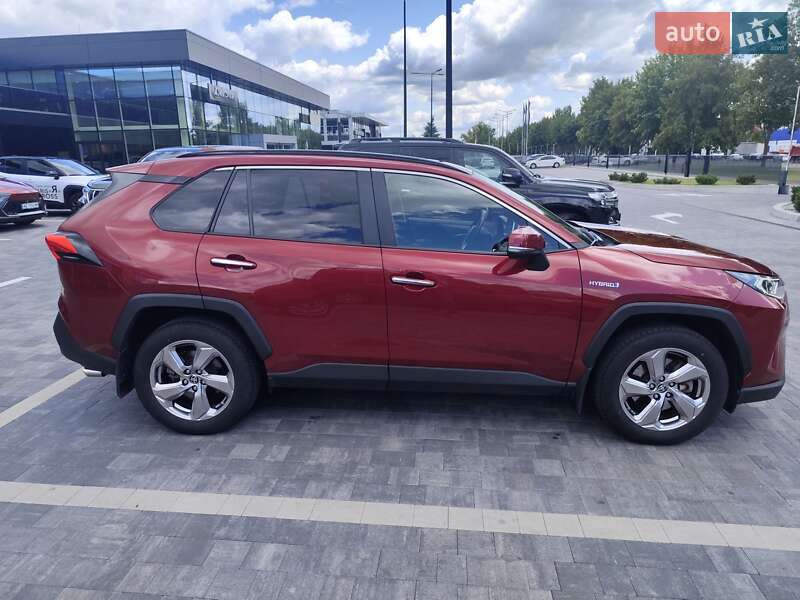 Внедорожник / Кроссовер Toyota RAV4 2020 в Днепре