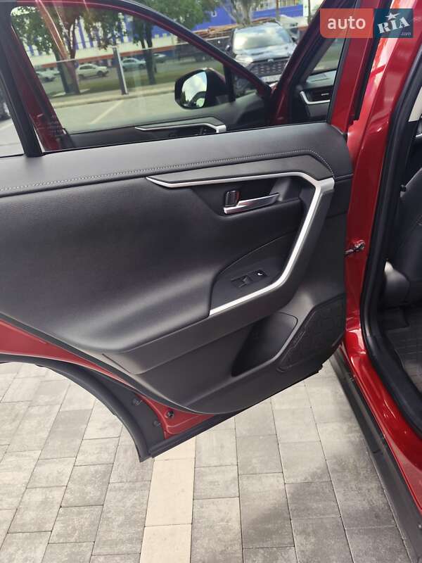 Внедорожник / Кроссовер Toyota RAV4 2020 в Днепре