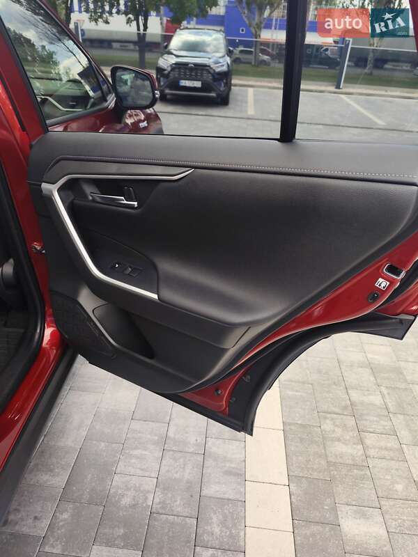 Внедорожник / Кроссовер Toyota RAV4 2020 в Днепре