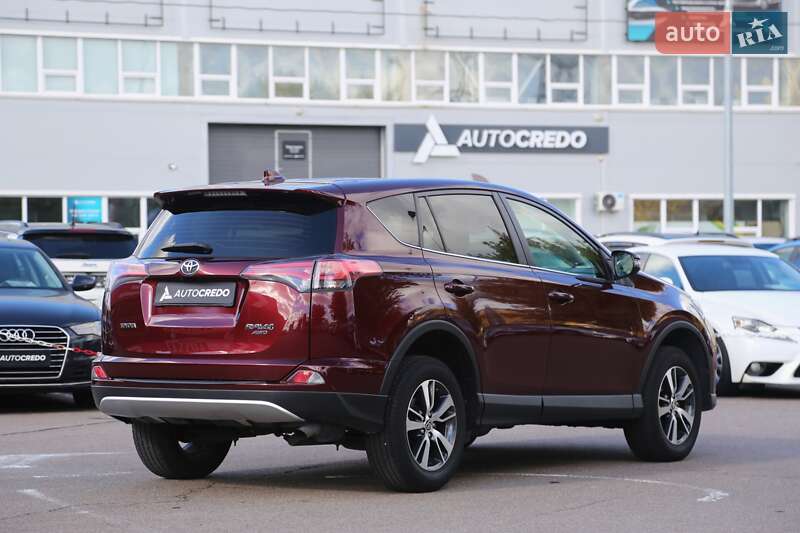 Внедорожник / Кроссовер Toyota RAV4 2016 в Киеве