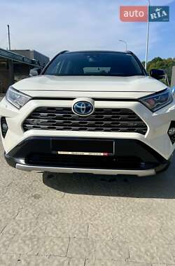 Позашляховик / Кросовер Toyota RAV4 2019 в Тернополі