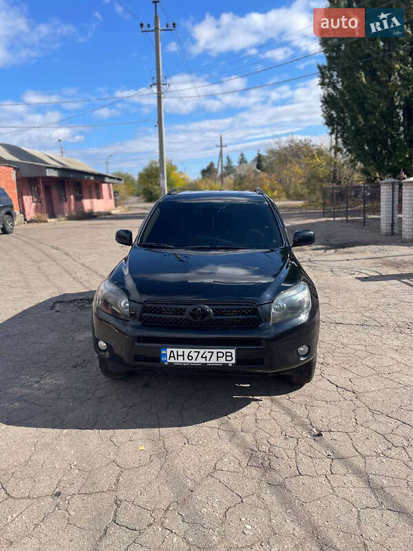 Внедорожник / Кроссовер Toyota RAV4 2006 в 