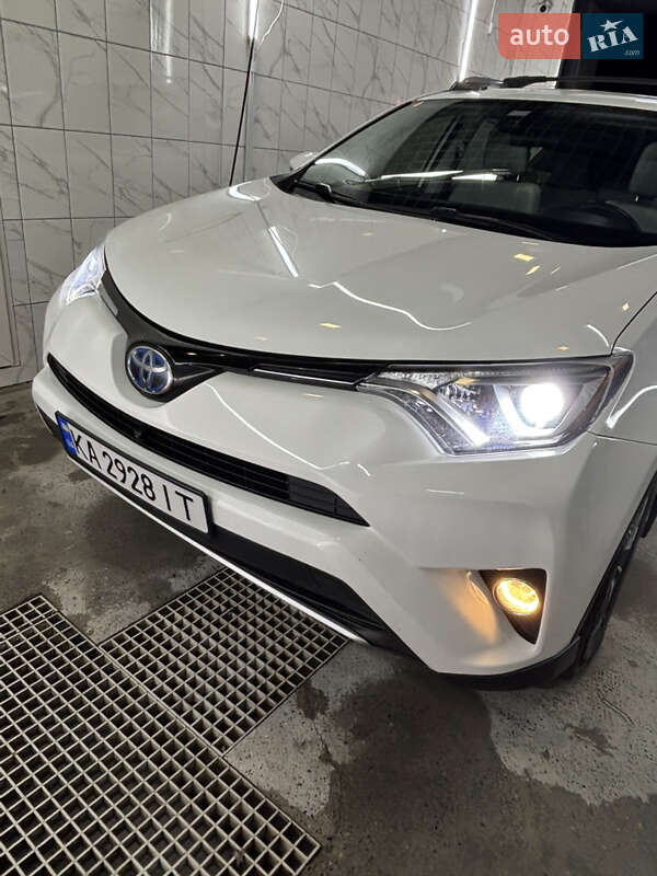 Внедорожник / Кроссовер Toyota RAV4 2016 в Харькове