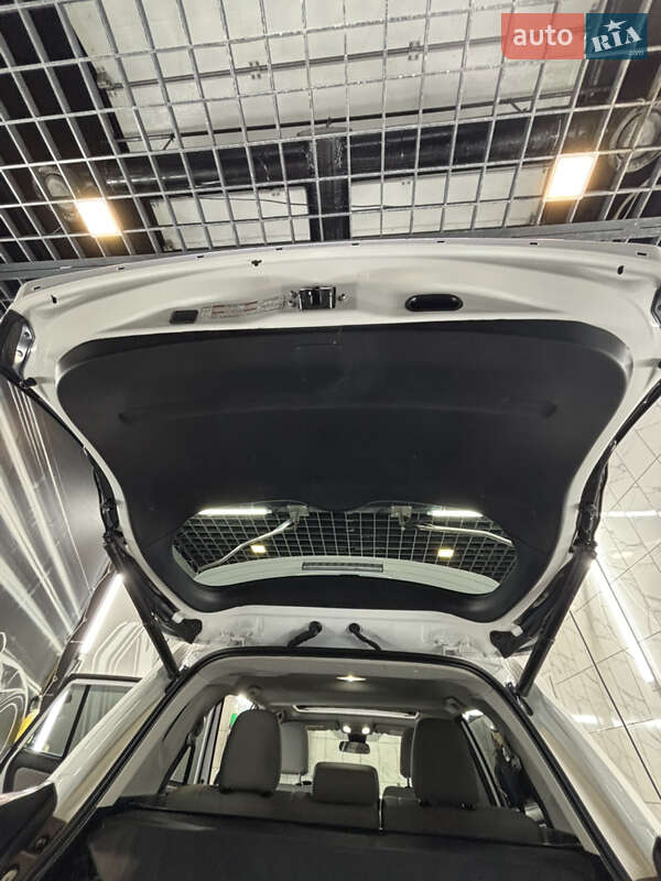 Внедорожник / Кроссовер Toyota RAV4 2016 в Харькове
