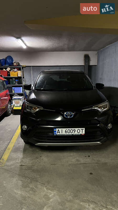 Внедорожник / Кроссовер Toyota RAV4 2017 в Хмельницком