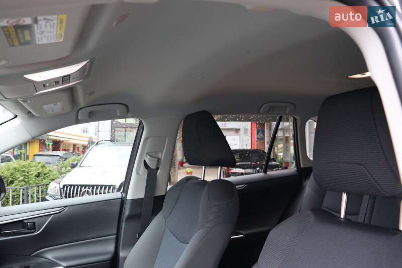 Внедорожник / Кроссовер Toyota RAV4 2023 в Львове