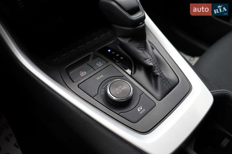 Внедорожник / Кроссовер Toyota RAV4 2023 в Львове