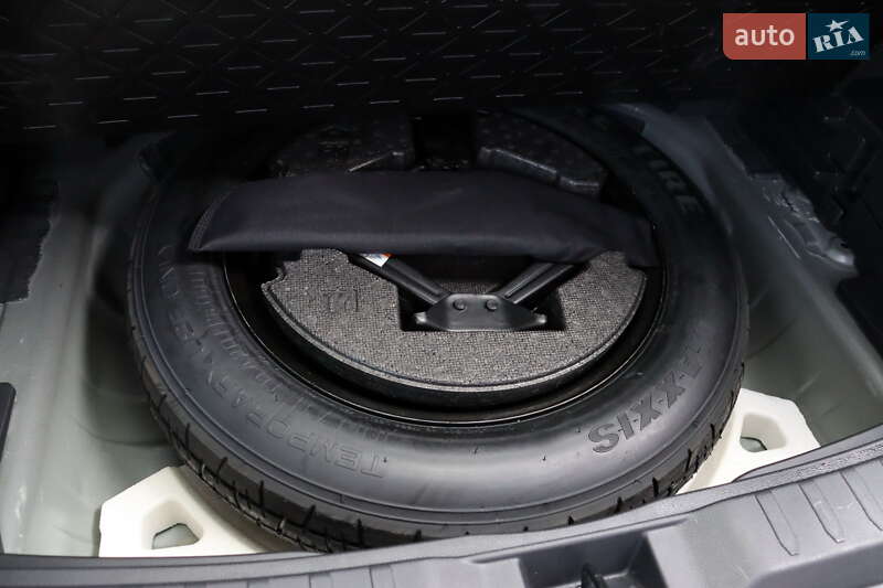 Внедорожник / Кроссовер Toyota RAV4 2023 в Львове