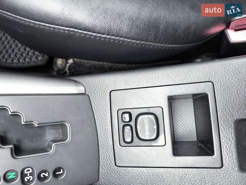 Внедорожник / Кроссовер Toyota RAV4 2006 в Черкассах