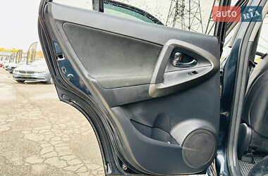 Внедорожник / Кроссовер Toyota RAV4 2010 в 