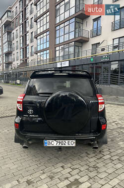 Внедорожник / Кроссовер Toyota RAV4 2011 в 