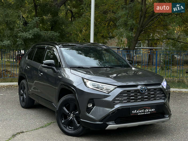 Внедорожник / Кроссовер Toyota RAV4 2020 в Николаеве