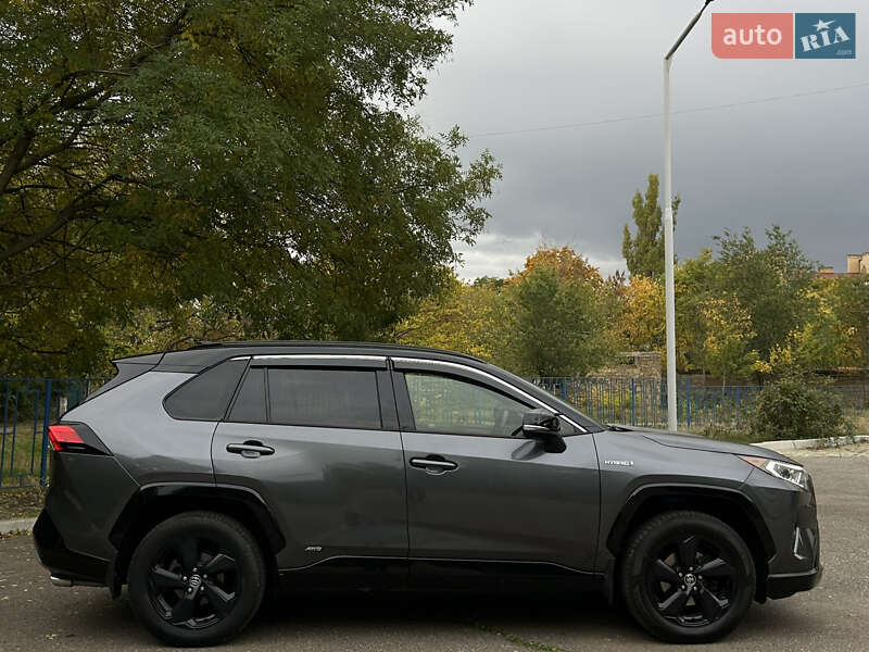 Внедорожник / Кроссовер Toyota RAV4 2020 в Николаеве
