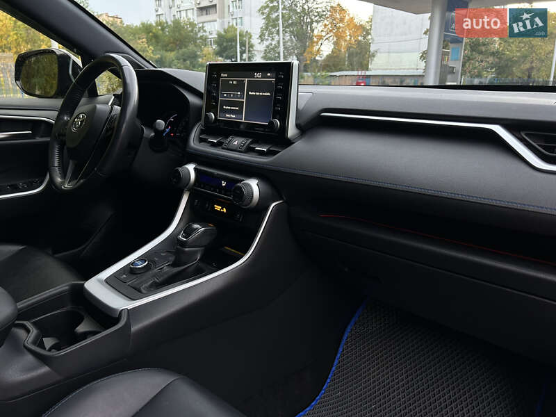 Внедорожник / Кроссовер Toyota RAV4 2020 в Николаеве