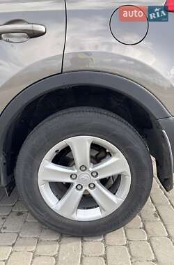 Внедорожник / Кроссовер Toyota RAV4 2014 в 
