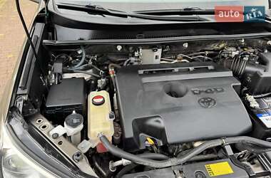Внедорожник / Кроссовер Toyota RAV4 2014 в 