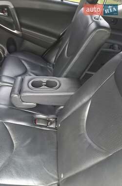 Внедорожник / Кроссовер Toyota RAV4 2007 в 