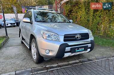 Внедорожник / Кроссовер Toyota RAV4 2006 в Черновцах