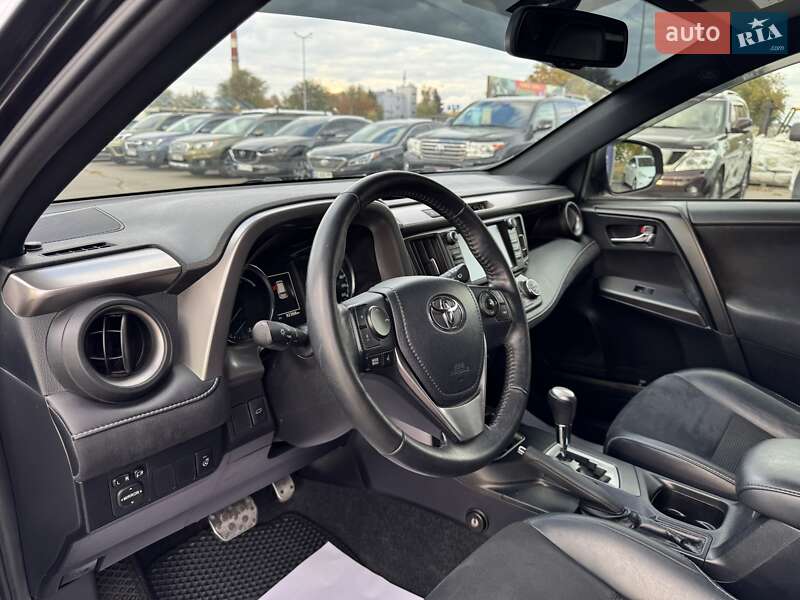 Внедорожник / Кроссовер Toyota RAV4 2017 в Днепре