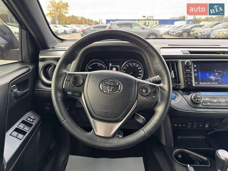 Внедорожник / Кроссовер Toyota RAV4 2017 в Днепре